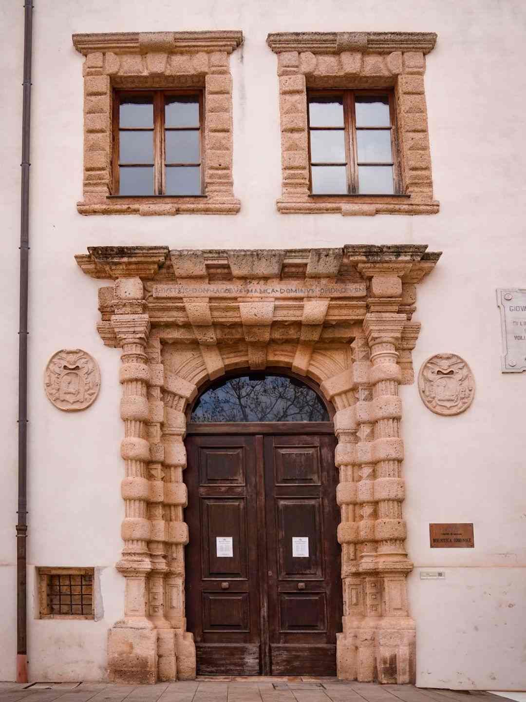 Palazzo storico in Piazza Tola a Sassari