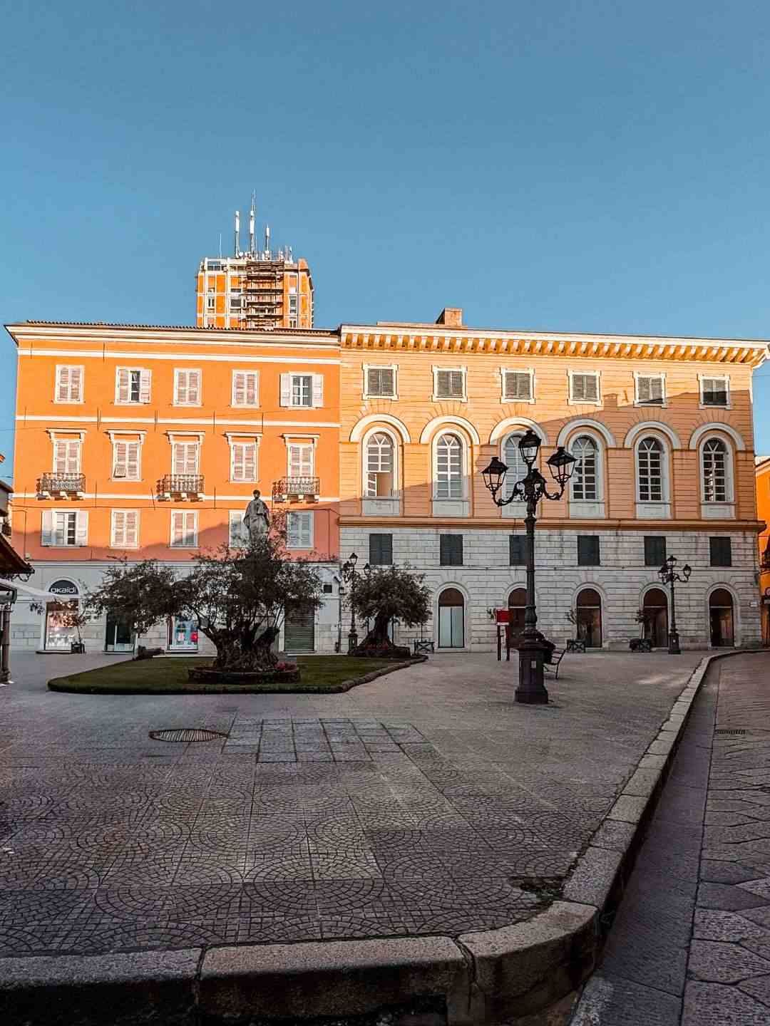 Piazza Azuni