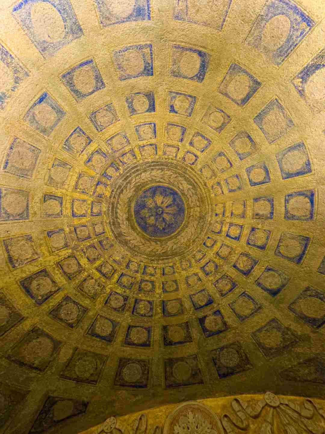 Decorazione soffitto dentro Palazzo di Città a Sassari