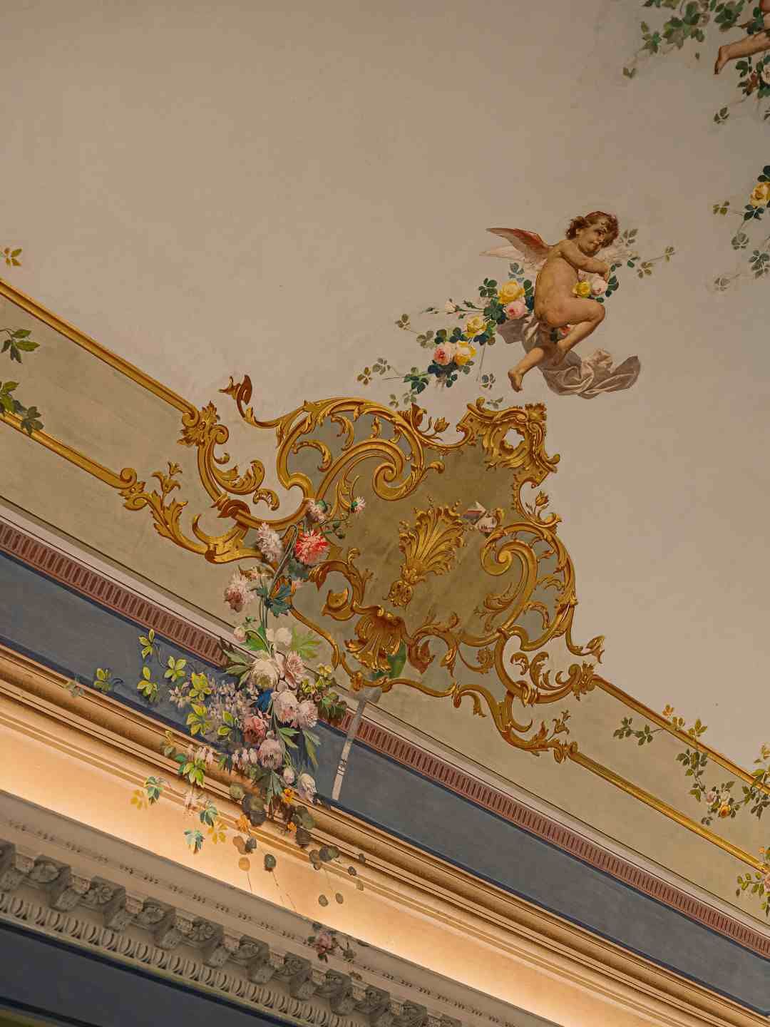 Decorazione sul soffitto di una sala dentro Palazzo di Città a Sassari